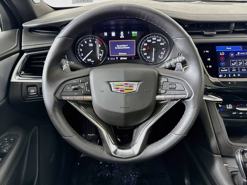 Used 2025 Cadillac XT6 Sport w/ Technology Package AWD/4WD image 11