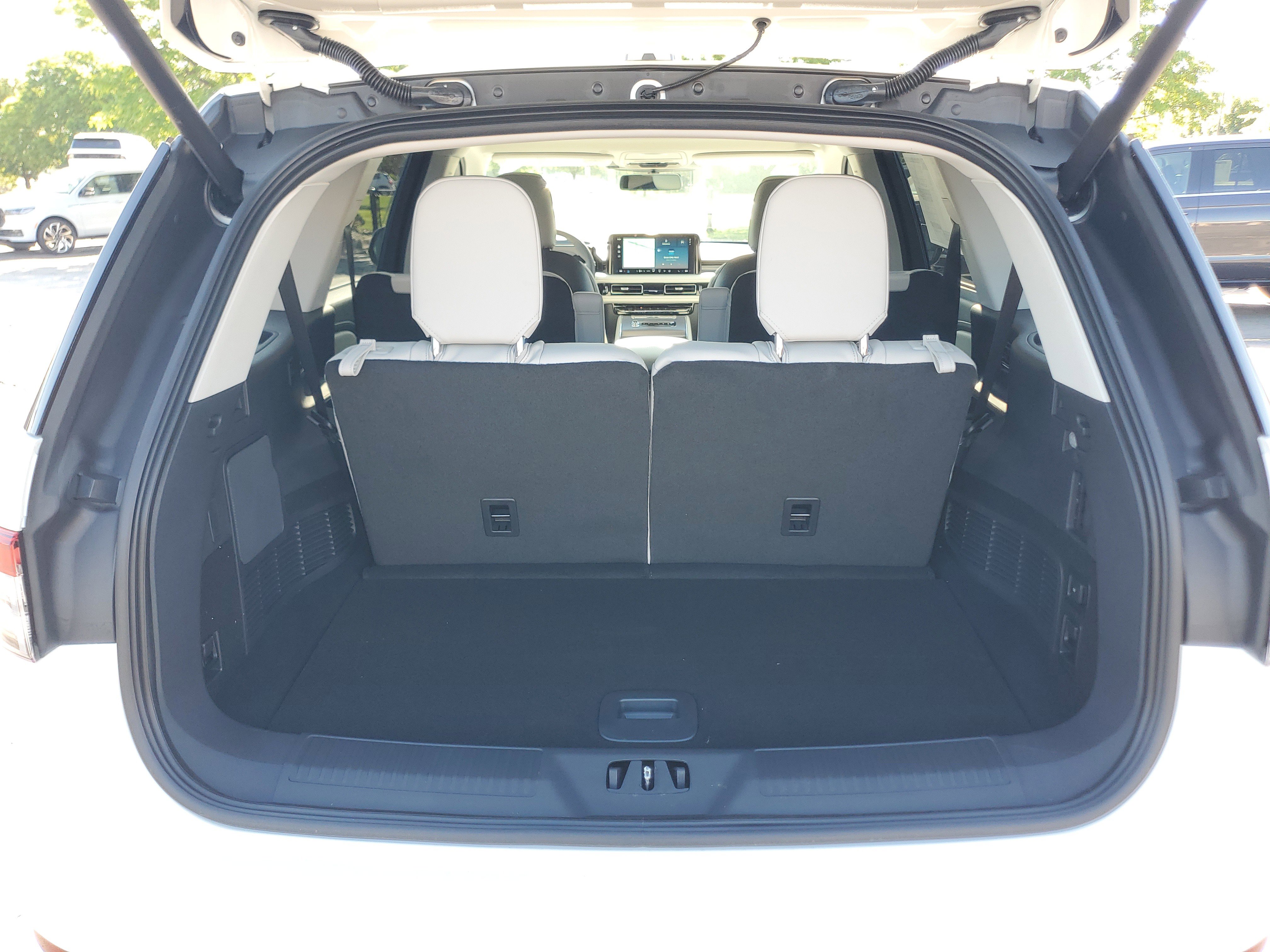 New 2026 Lincoln Aviator AWD image 28
