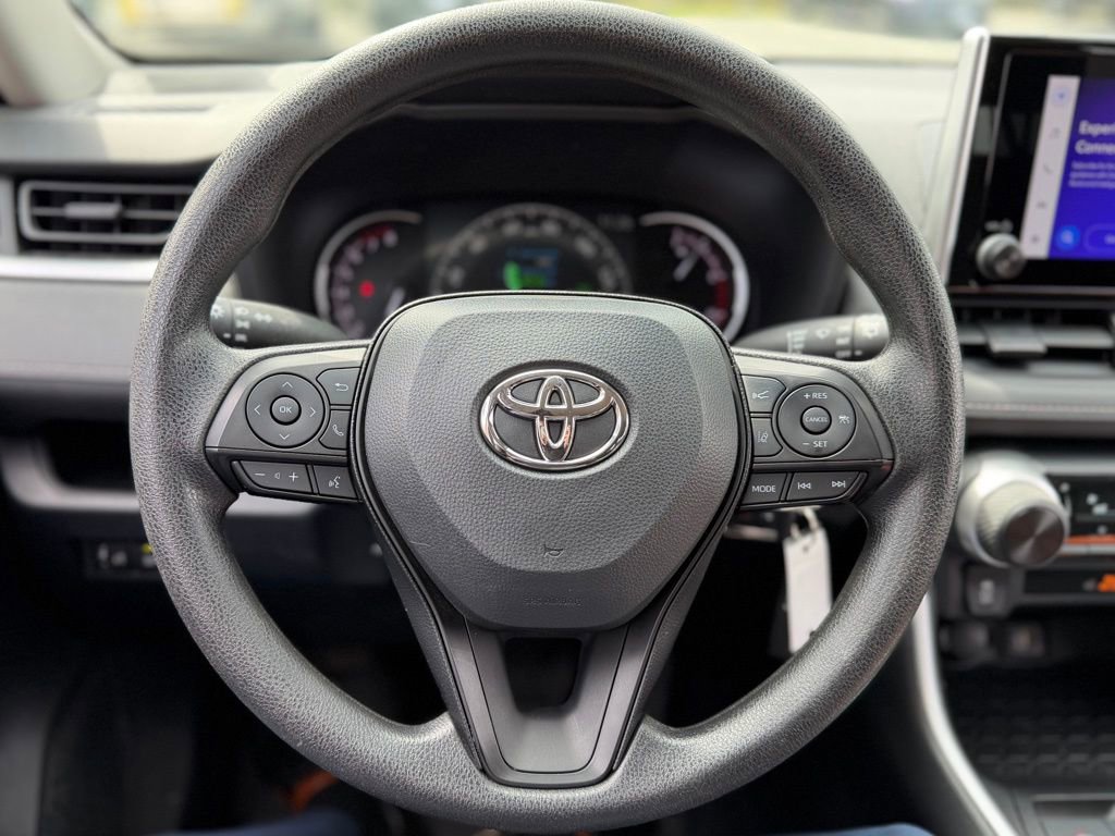 Certified 2023 Toyota RAV4 LE AWD/4WD image 8