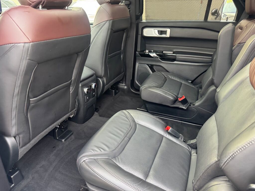 Used 2022 Ford Explorer Platinum w/ Technology Package image 15