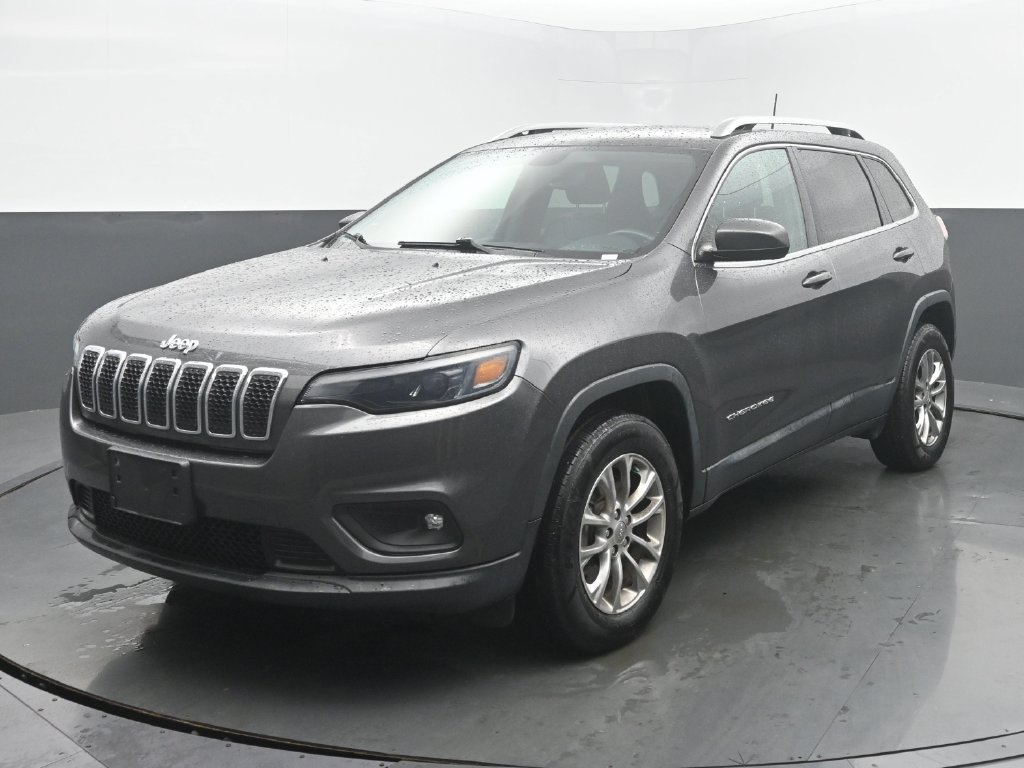 Used 2019 Jeep Cherokee Latitude Plus w/ Comfort/Convenience Group