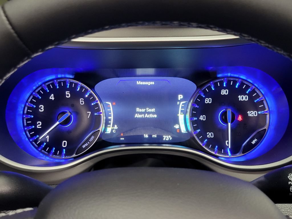 New 2027 Chrysler Pacifica Limited FWD image 7