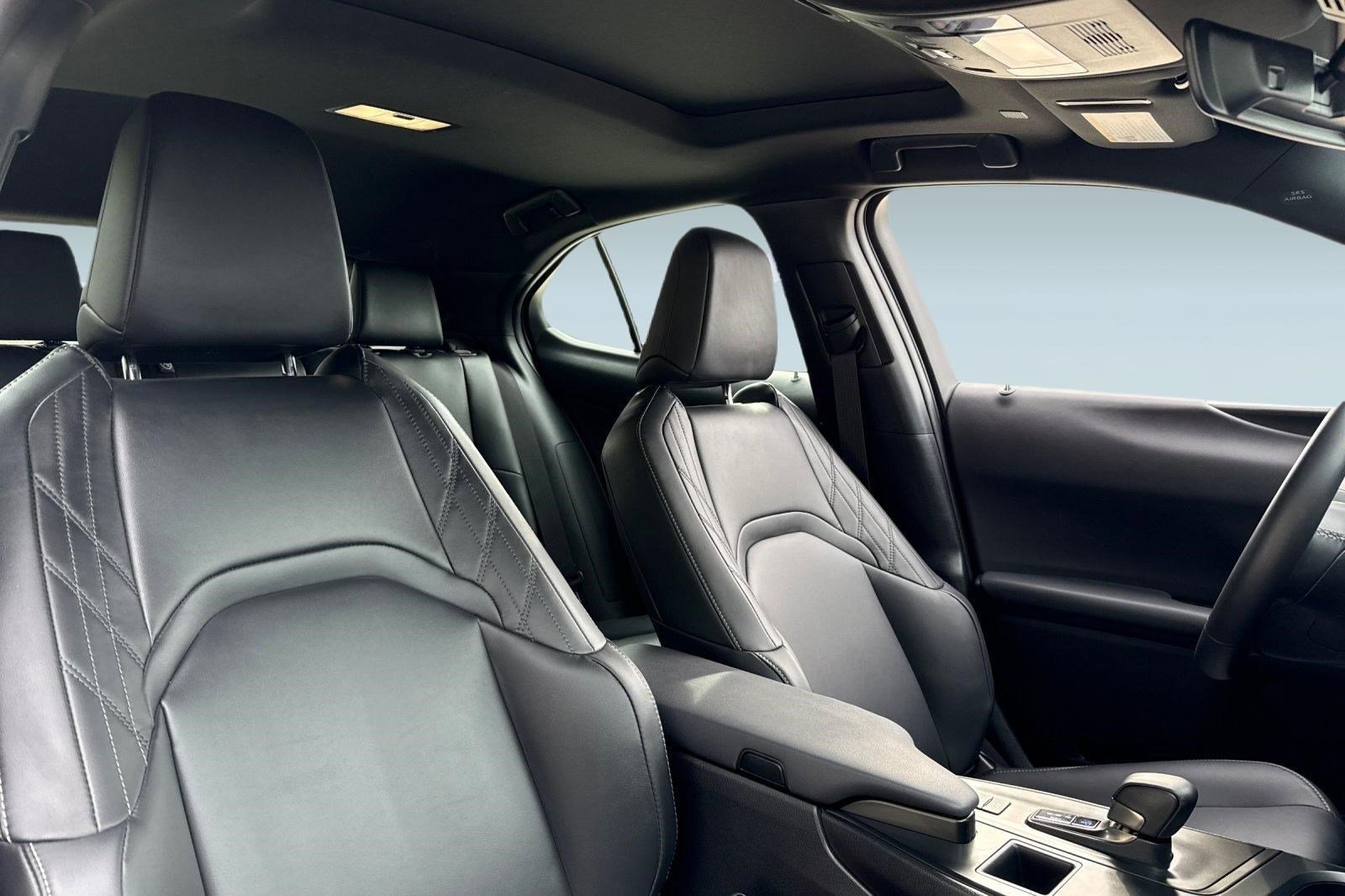 Certified 2025 Lexus UX 300h FWD w/ Accessory Package (Z2) image 30