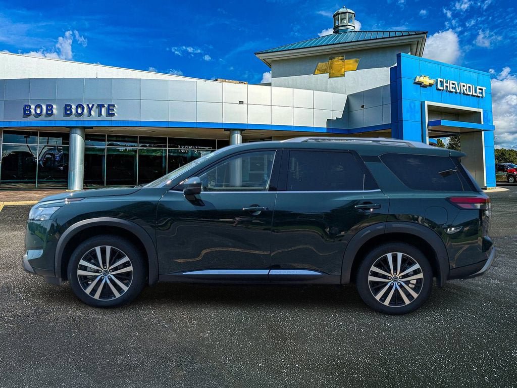 Used 2025 Nissan Pathfinder Platinum FWD image 8