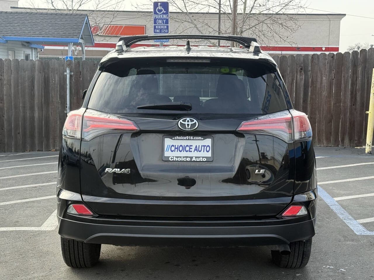 Used 2016 Toyota RAV4 LE FWD image 4
