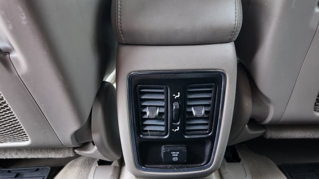 Used 2011 Jeep Grand Cherokee Laredo AWD/4WD image 13