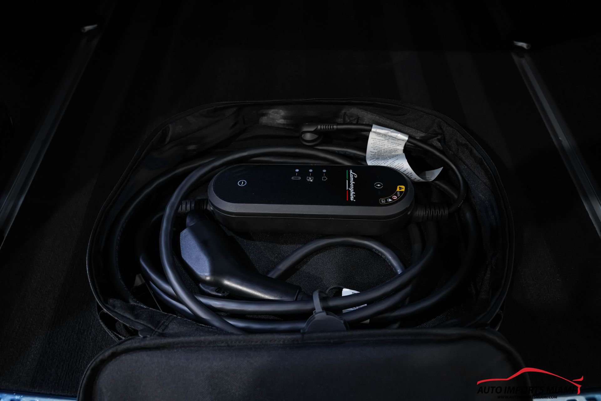 Used 2025 Lamborghini Urus SE image 73