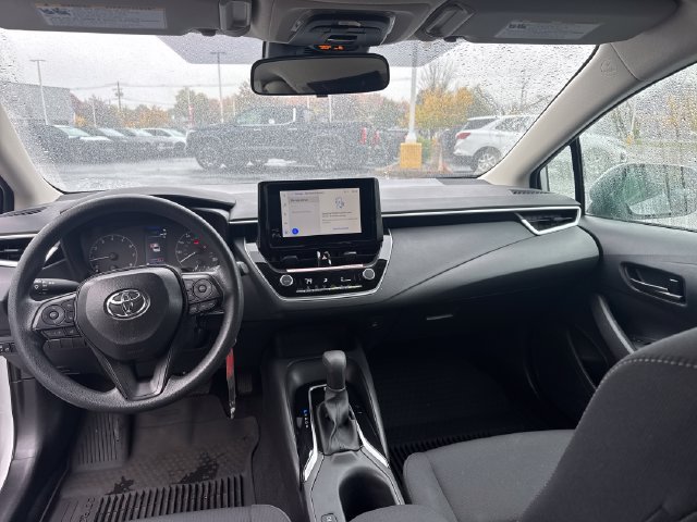 Used 2025 Toyota Corolla LE FWD image 15