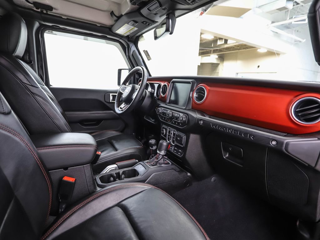 Used 2018 Jeep Wrangler Unlimited Rubicon w/ Dual Top Group image 29