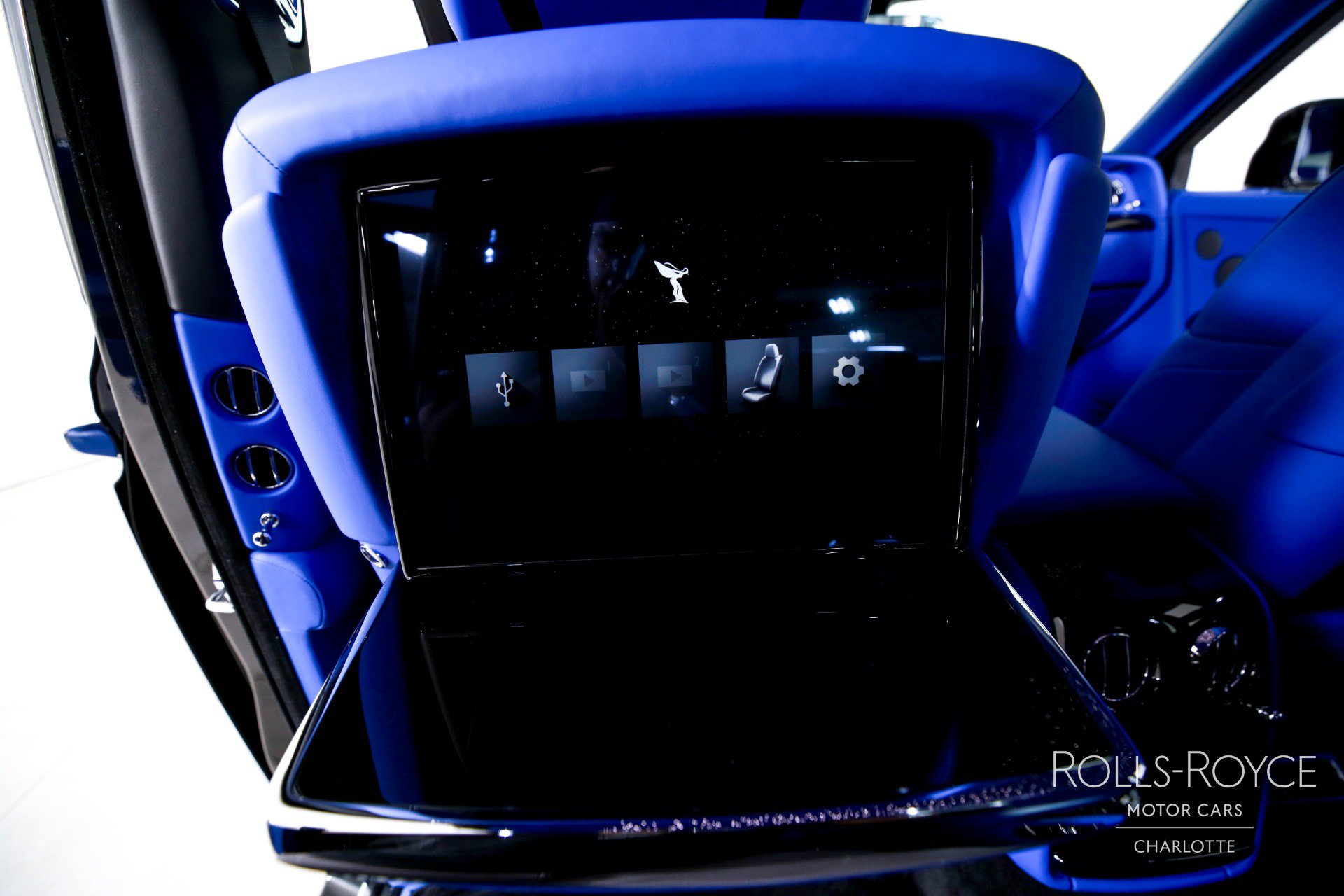 New 2027 Rolls-Royce Phantom Sedan RWD image 21
