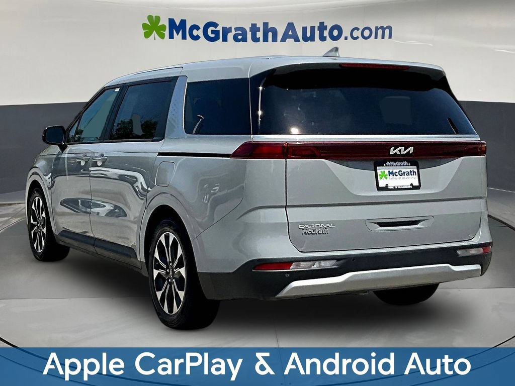Used 2023 Kia Carnival EX FWD image 5