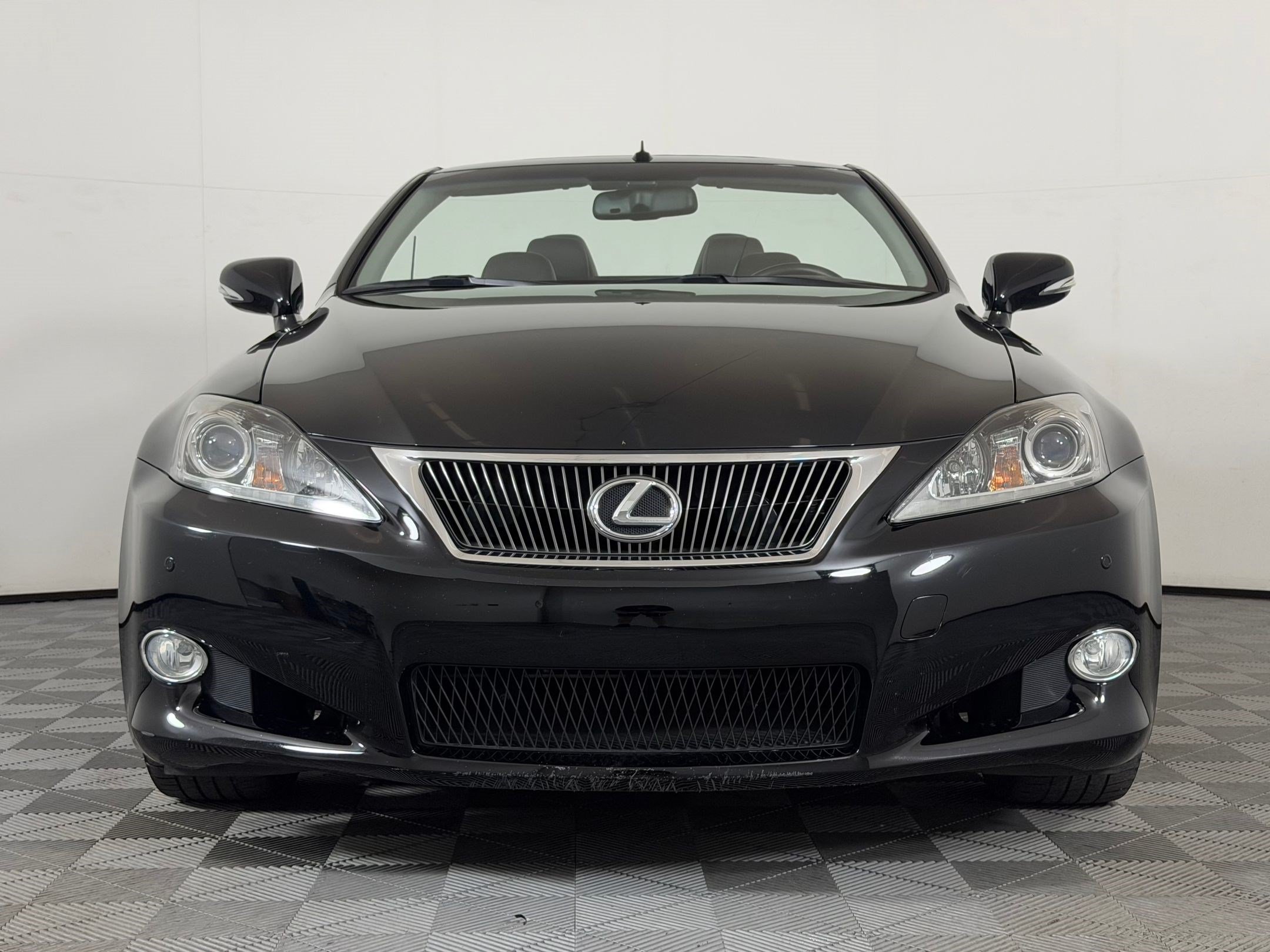 Used 2014 Lexus IS 250C w/ Luxury Package RWD image 32