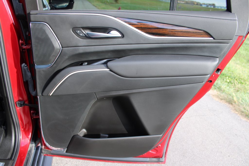 Used 2023 Cadillac Escalade Premium Luxury w/ Performance Package image 23