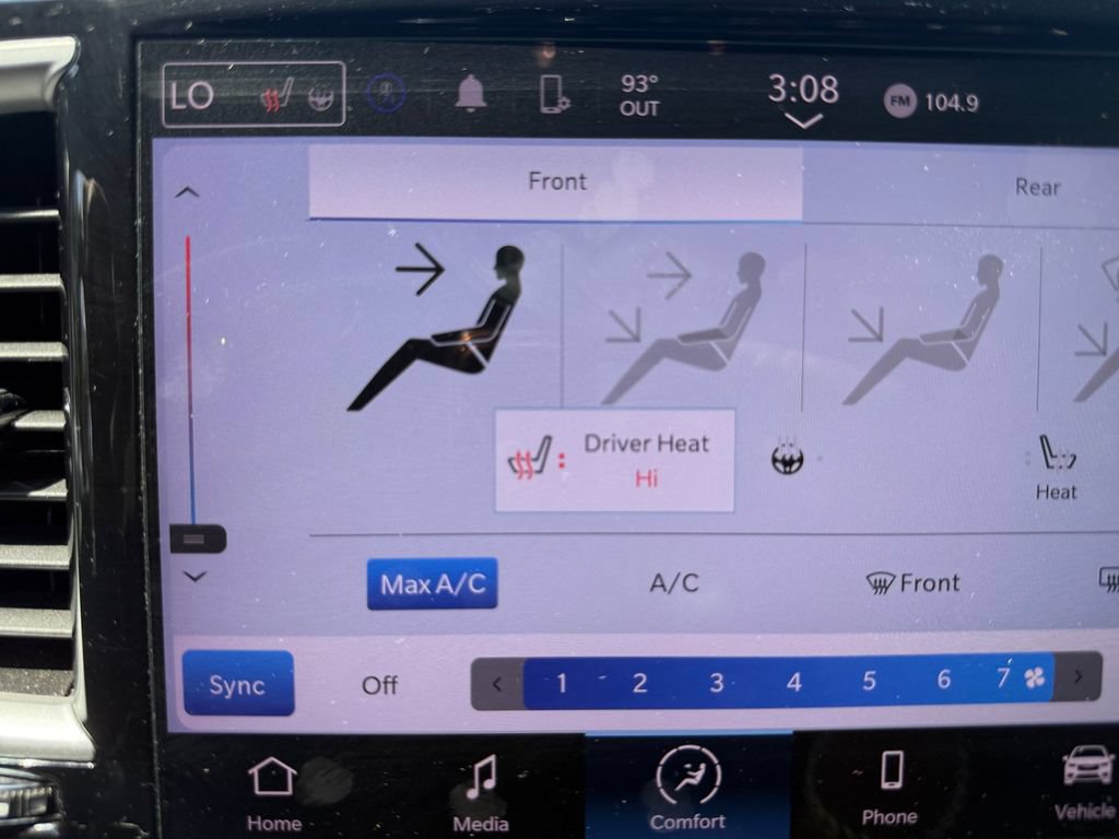 Certified 2024 Chrysler Pacifica Touring-L FWD image 23