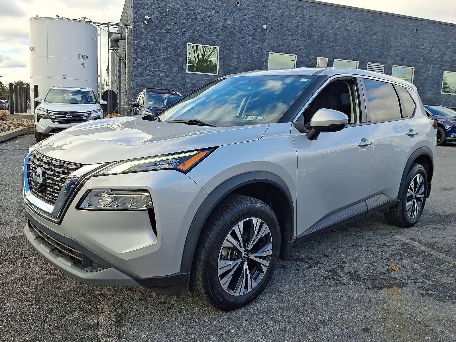 Certified 2022 Nissan Rogue SV image 4