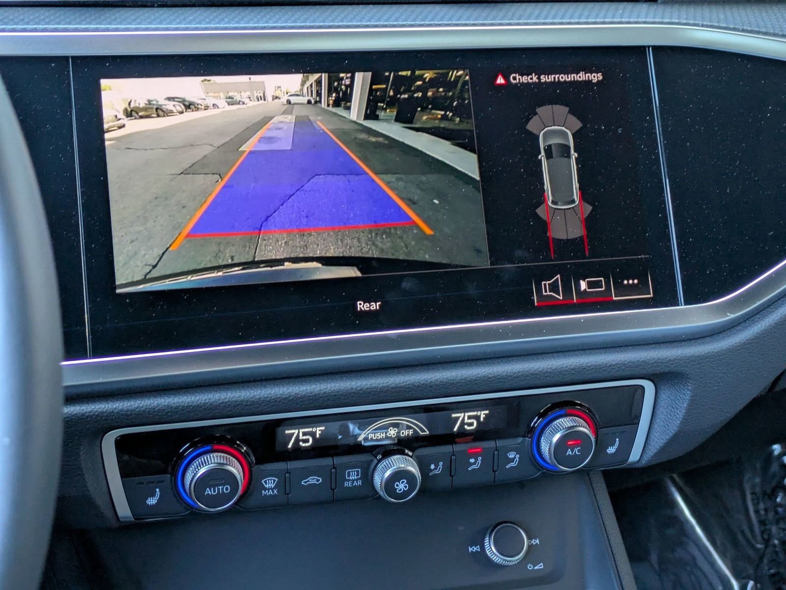 Used 2025 Audi Q3 2.0T Premium w/ Black Optic Sport Package image 13