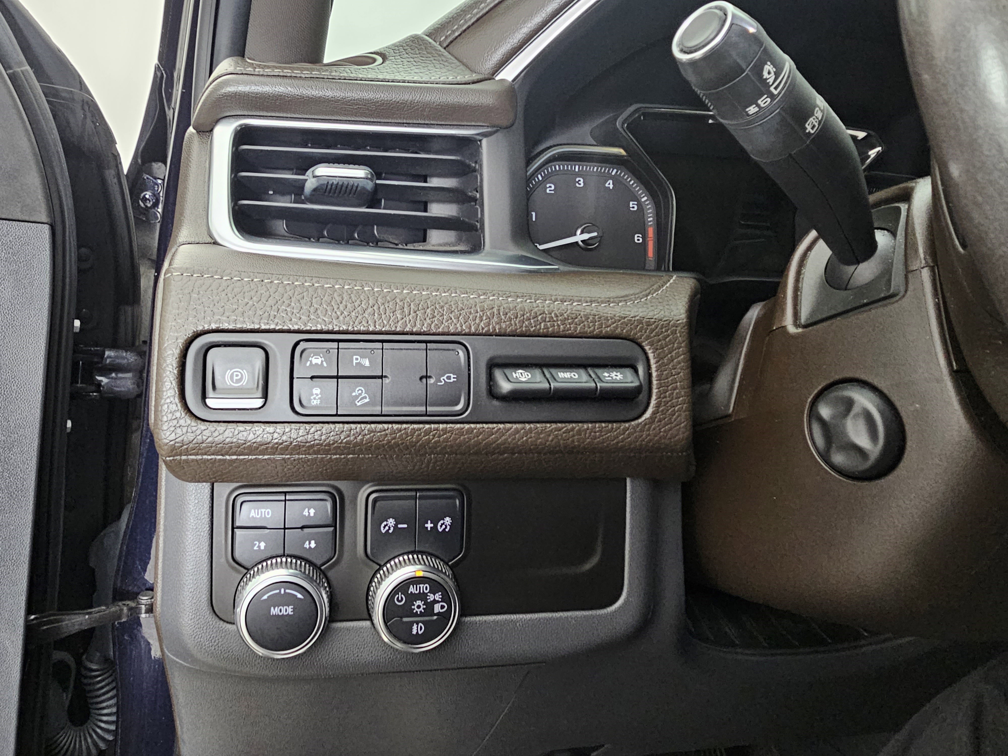 Used 2021 GMC Yukon XL Denali image 8