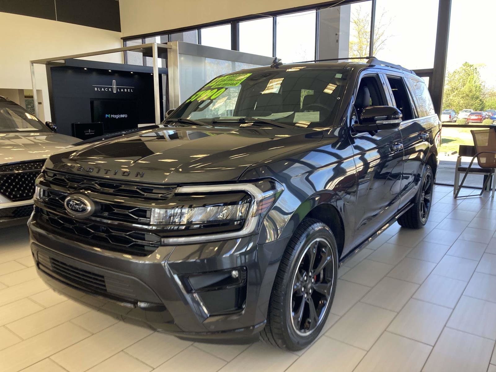 Used 2022 Ford Expedition Limited RWD image 7
