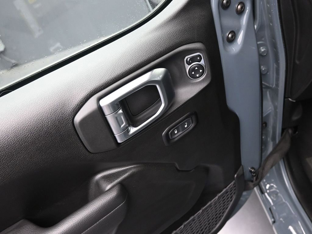 Used 2025 Jeep Gladiator Sport image 22