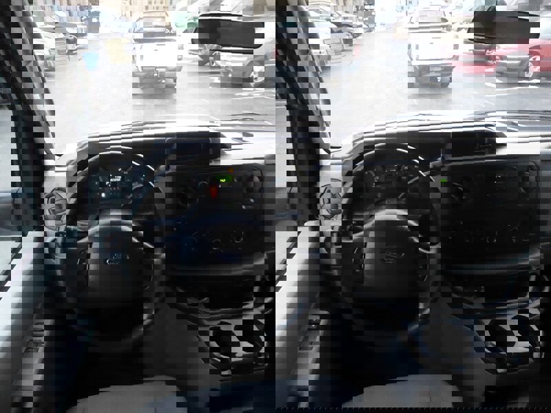 Used 2009 Ford E-350 and Econoline 350 XL image 10