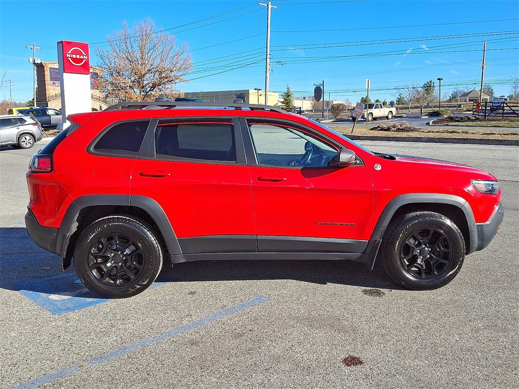 Used 2019 Jeep Cherokee Trailhawk image 7