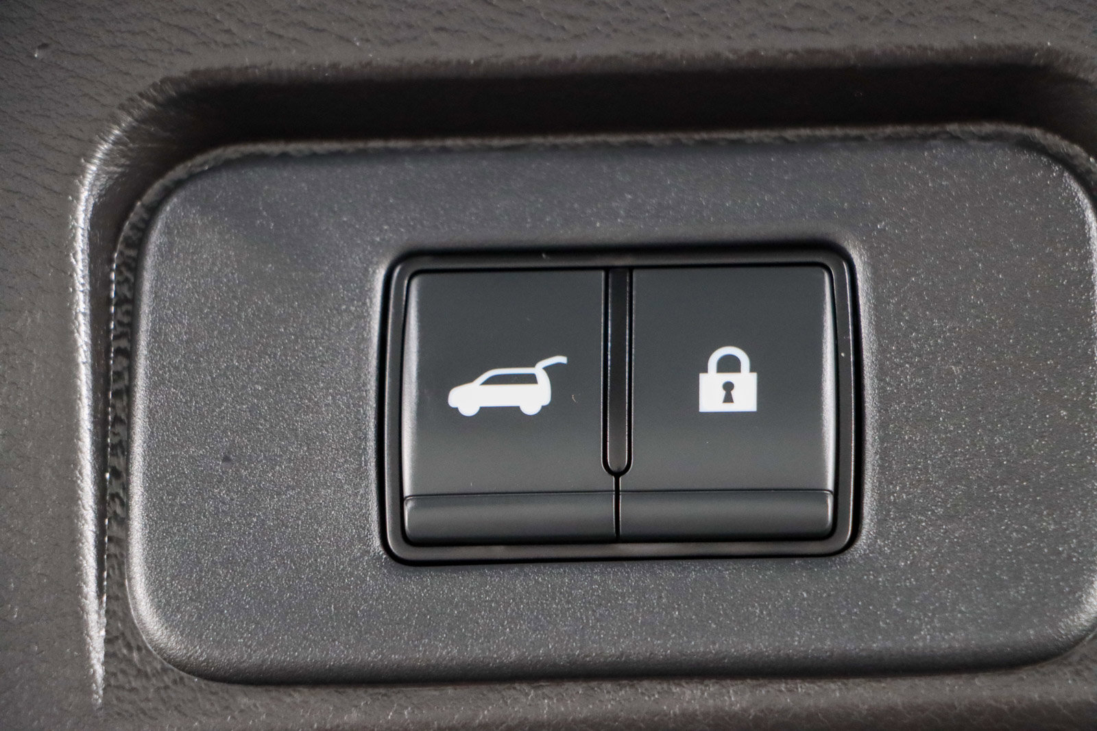 Used 2024 Nissan Rogue SV image 29