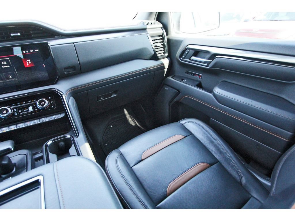 Used 2022 GMC Sierra 1500 AT4 w/ AT4 Premium Package AWD/4WD image 13