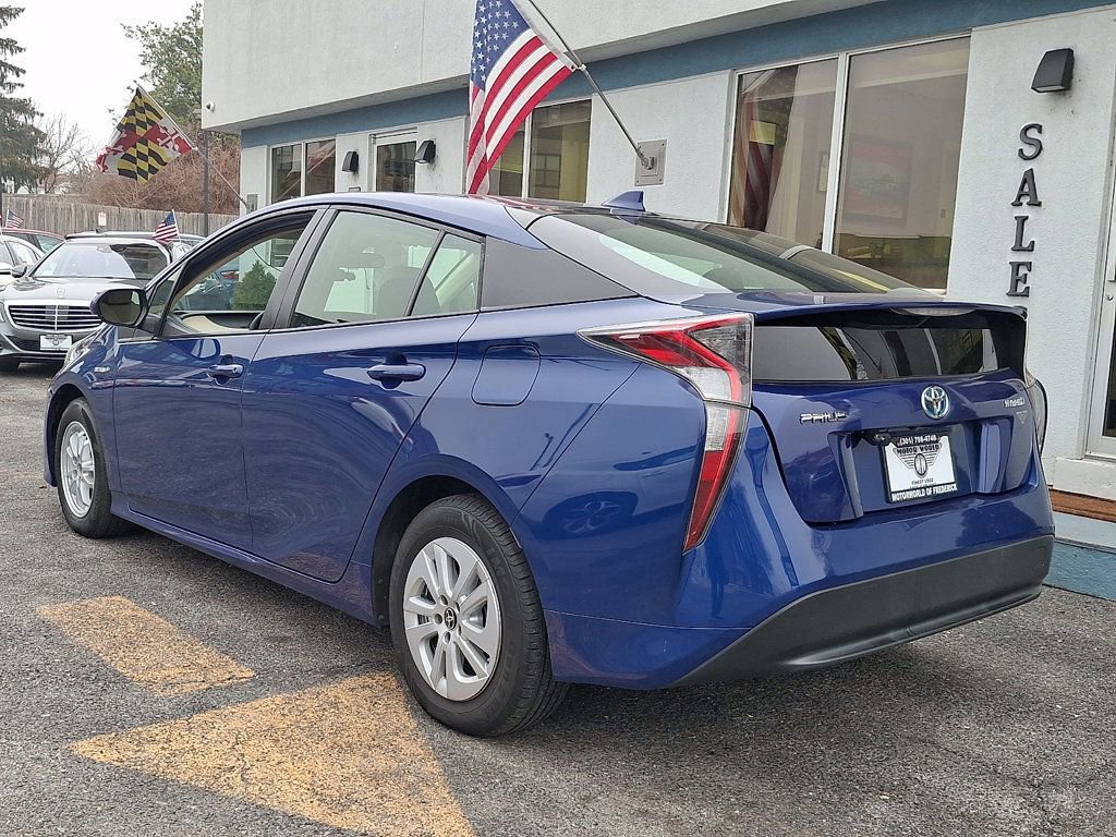 Used 2018 Toyota Prius One image 6