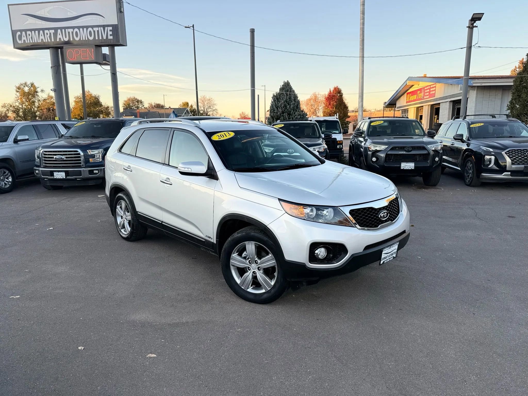 Used 2013 Kia Sorento EX AWD/4WD image 2