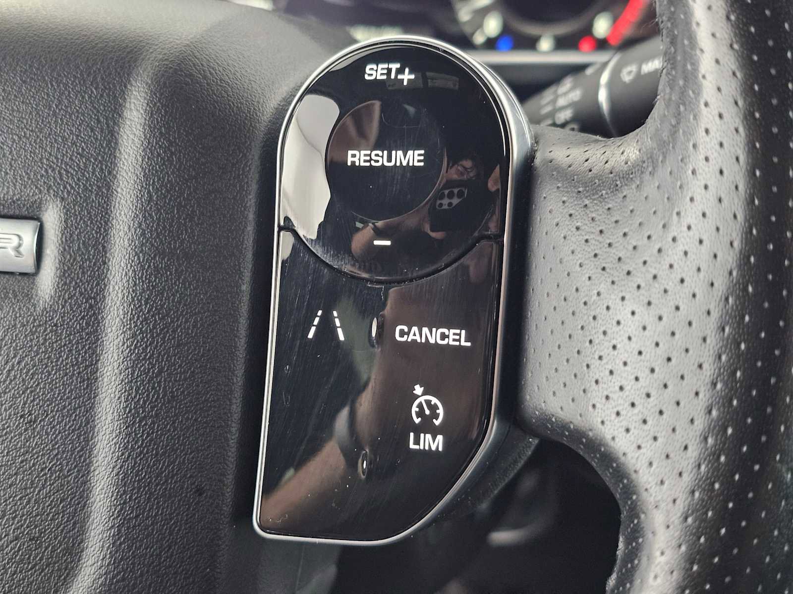 Used 2019 Land Rover Range Rover Sport HSE image 28