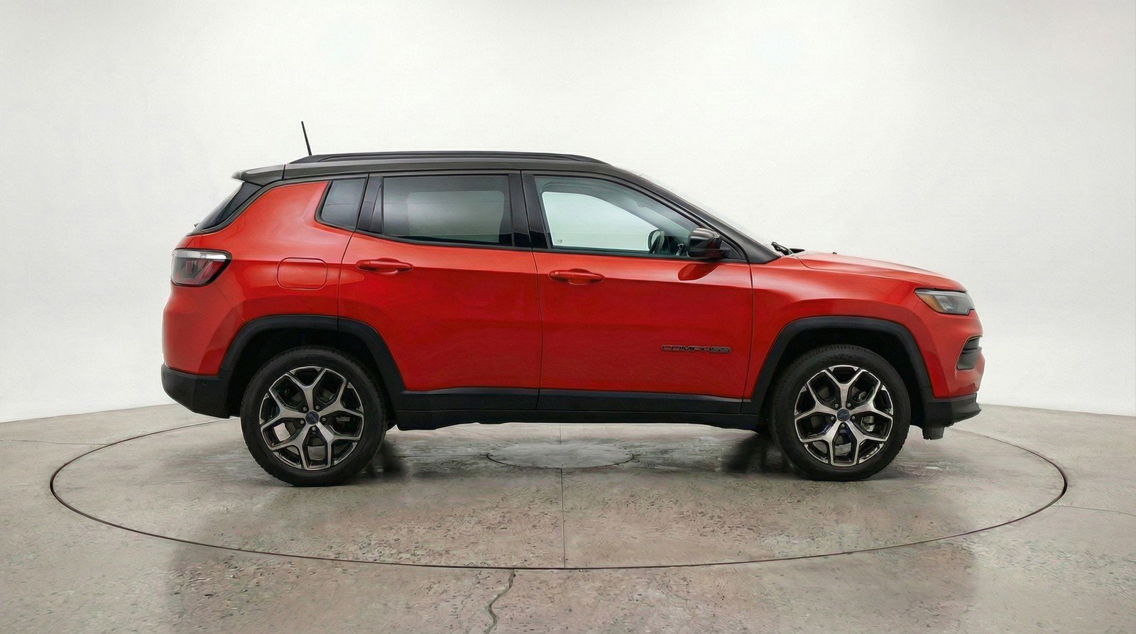 Used 2025 Jeep Compass Limited image 11