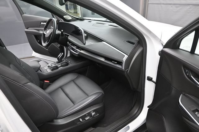 Certified 2024 Cadillac XT4 Premium Luxury AWD/4WD image 17