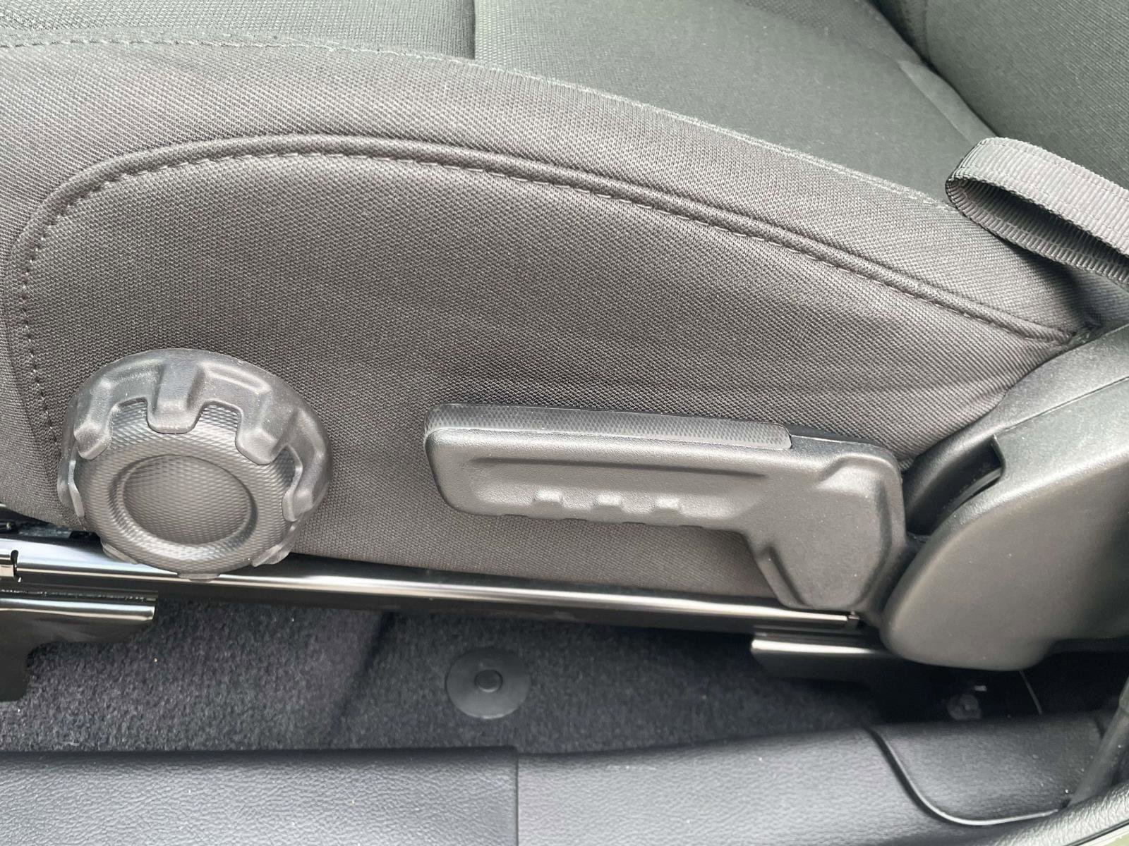 Used 2023 Jeep Gladiator Sport image 7