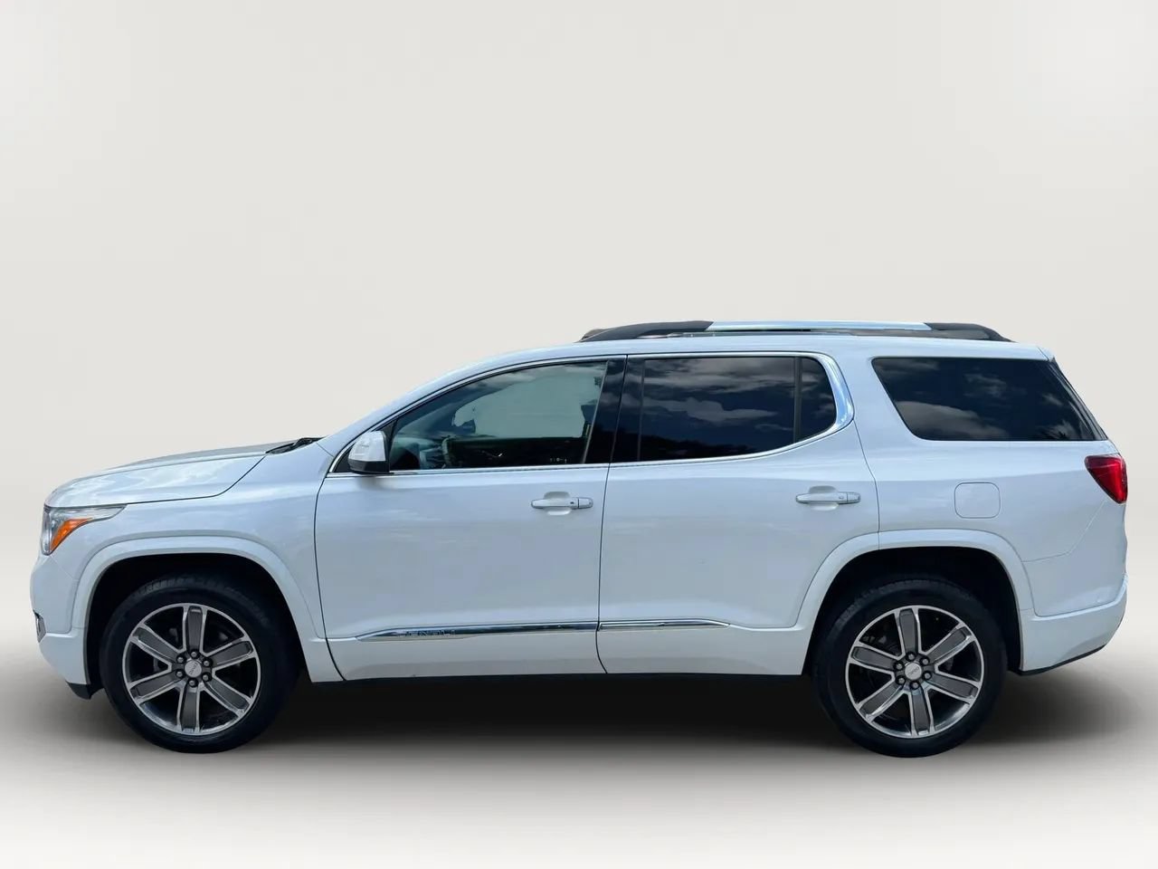 Used 2017 GMC Acadia Denali FWD image 6