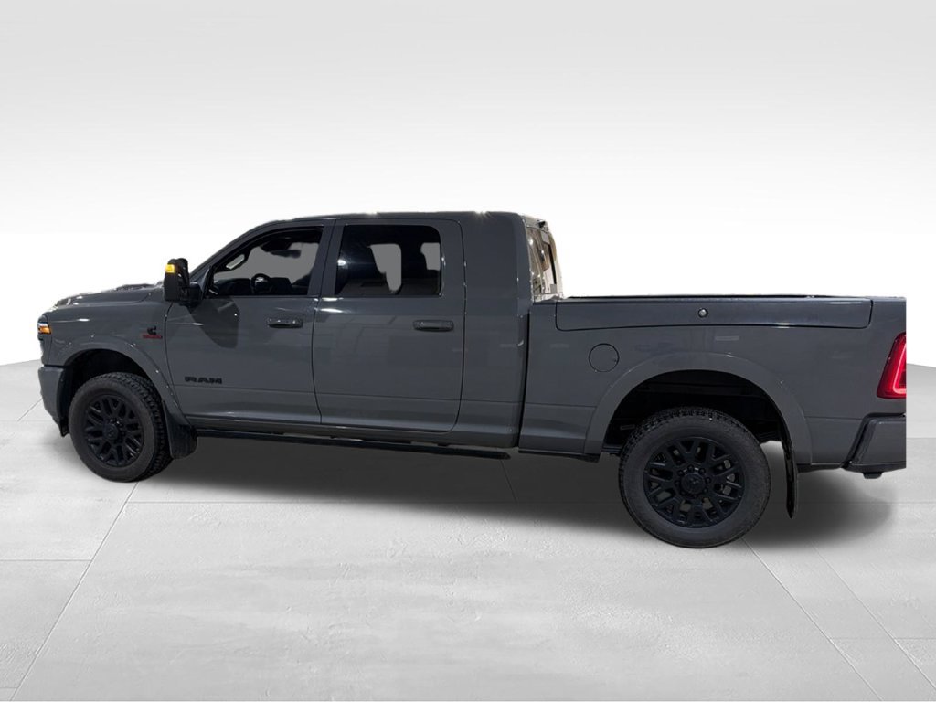 Used 2025 RAM 3500 Limited AWD/4WD image 10