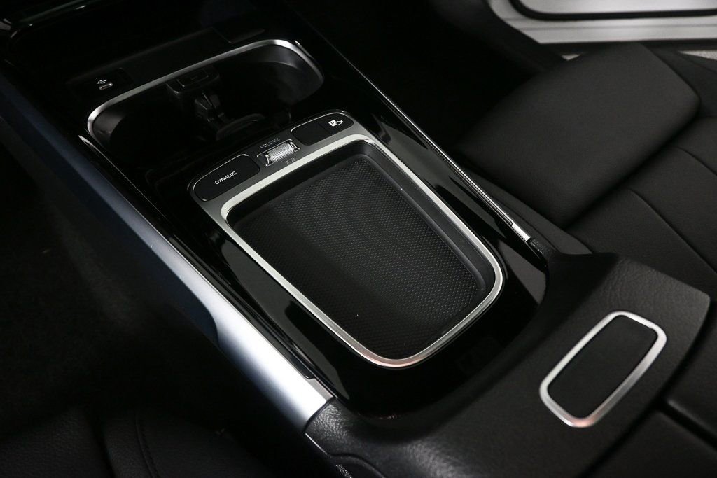 Used 2025 Mercedes-Benz GLB 250 image 15