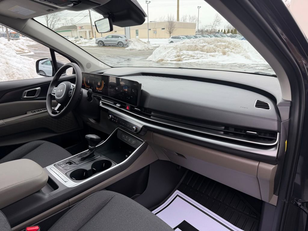New 2026 Kia Carnival LX FWD image 12
