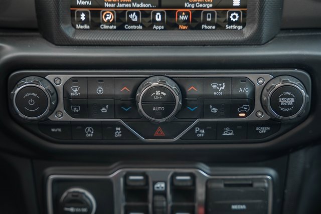 Used 2022 Jeep Wrangler Unlimited Sahara w/ Dual Top Group image 23