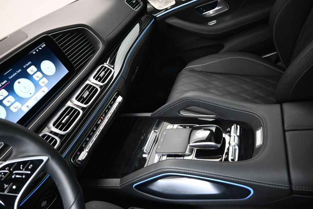 Used 2024 Mercedes-Benz Maybach GLS 600 4MATIC image 20