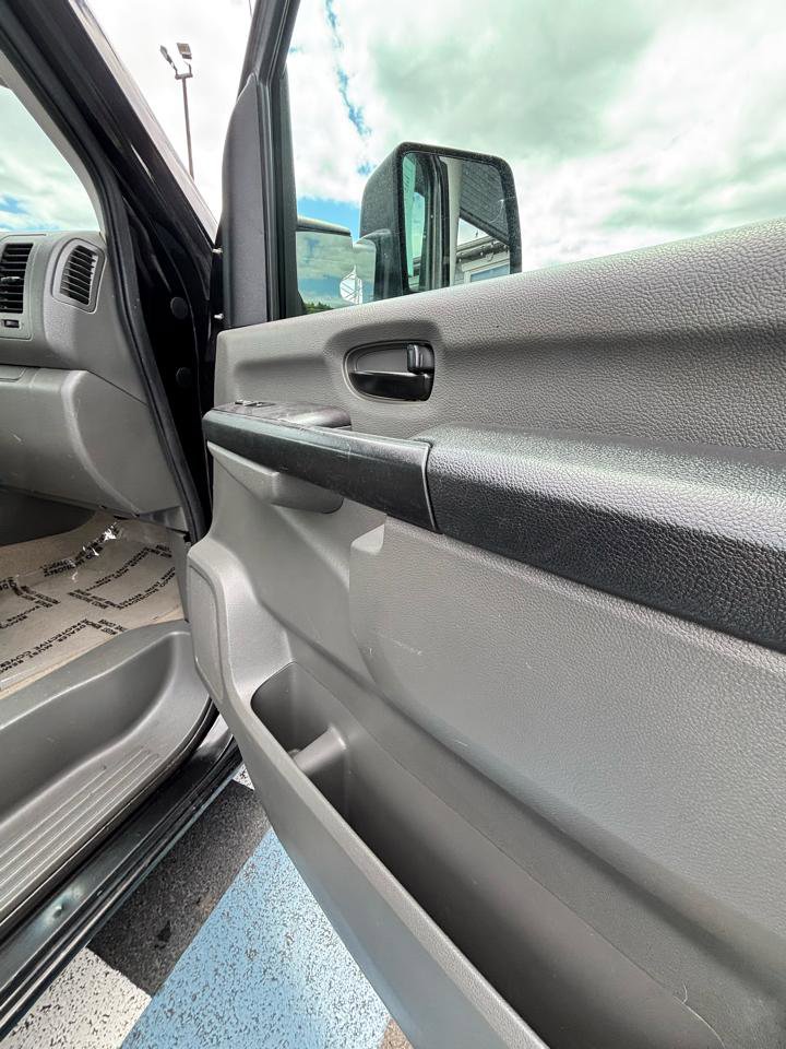 Used 2017 Nissan NV 3500 SL RWD image 29