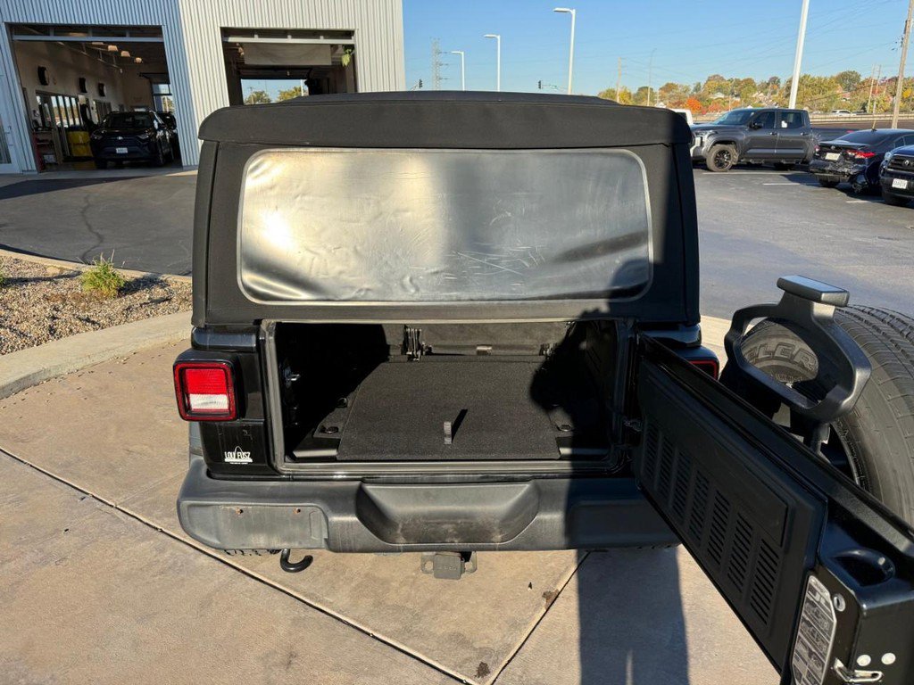 Used 2018 Jeep Wrangler Unlimited Sport S image 8