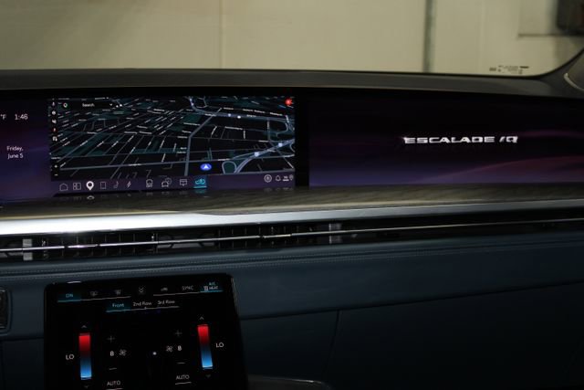 Certified 2025 Cadillac Escalade IQ Sport 2 w/ LPO, ONYX Package AWD/4WD image 21