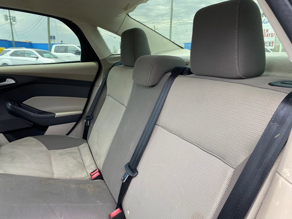 Used 2014 Ford Focus SE FWD image 14
