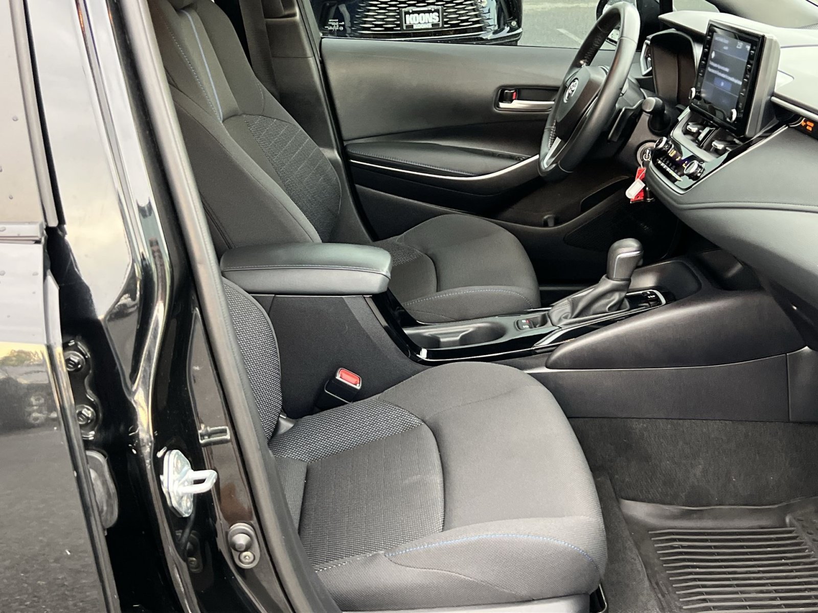 Used 2022 Toyota Corolla SE FWD image 28