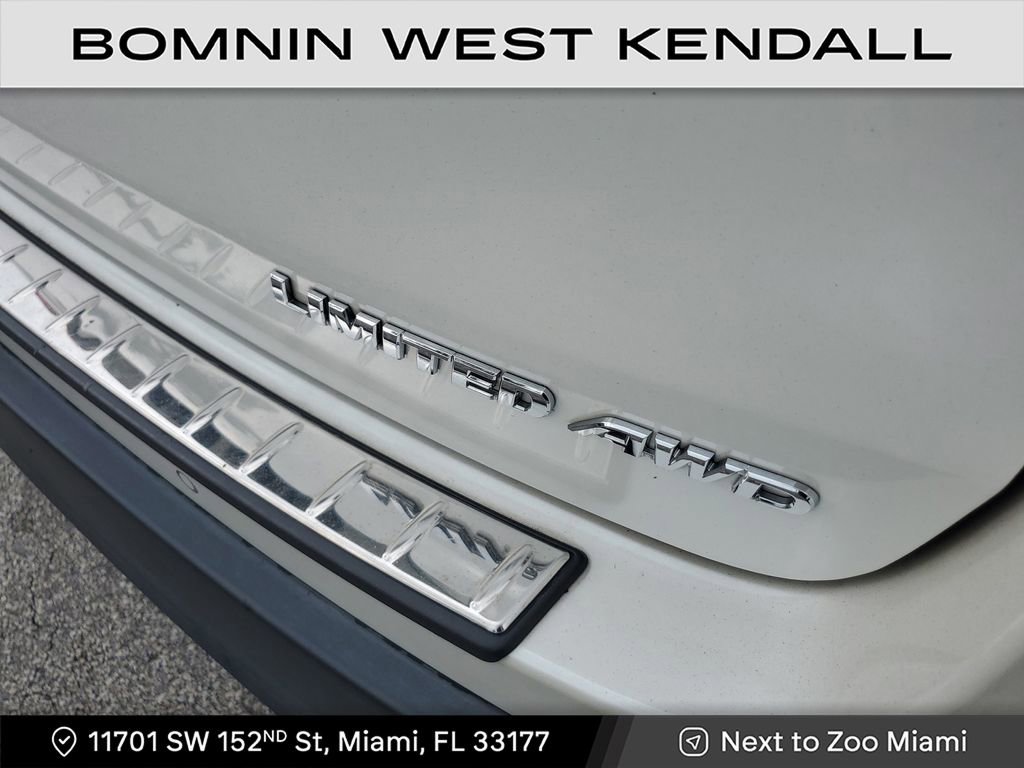 Used 2017 Toyota Highlander Limited image 10