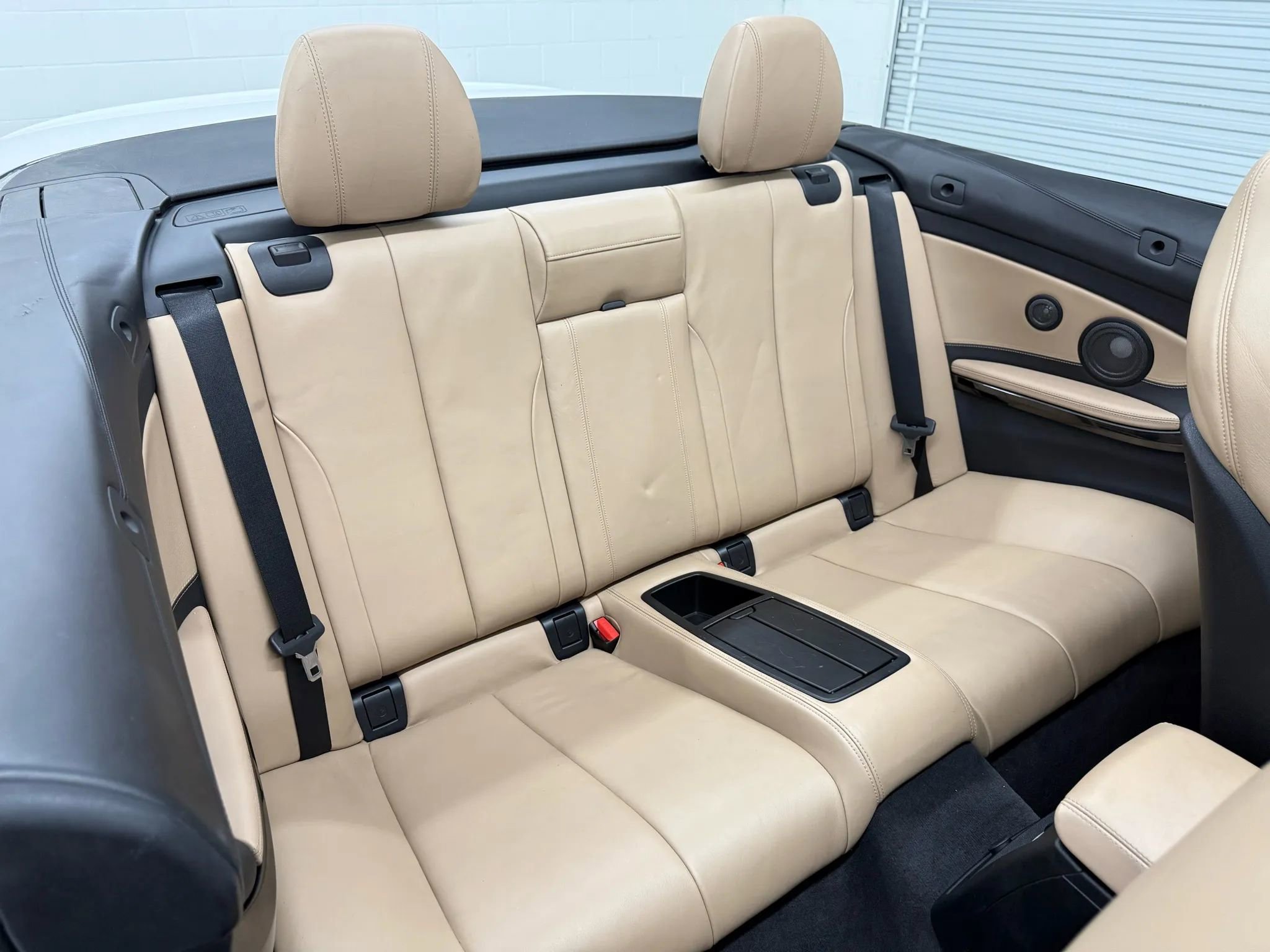 Used 2016 BMW M4 Convertible image 38