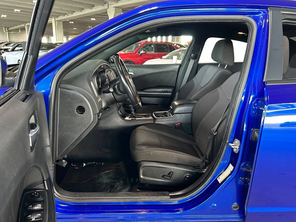 Used 2022 Dodge Charger SXT RWD image 21