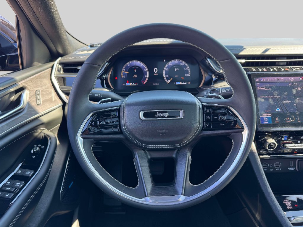 Used 2023 Jeep Grand Cherokee L Overland AWD/4WD image 13