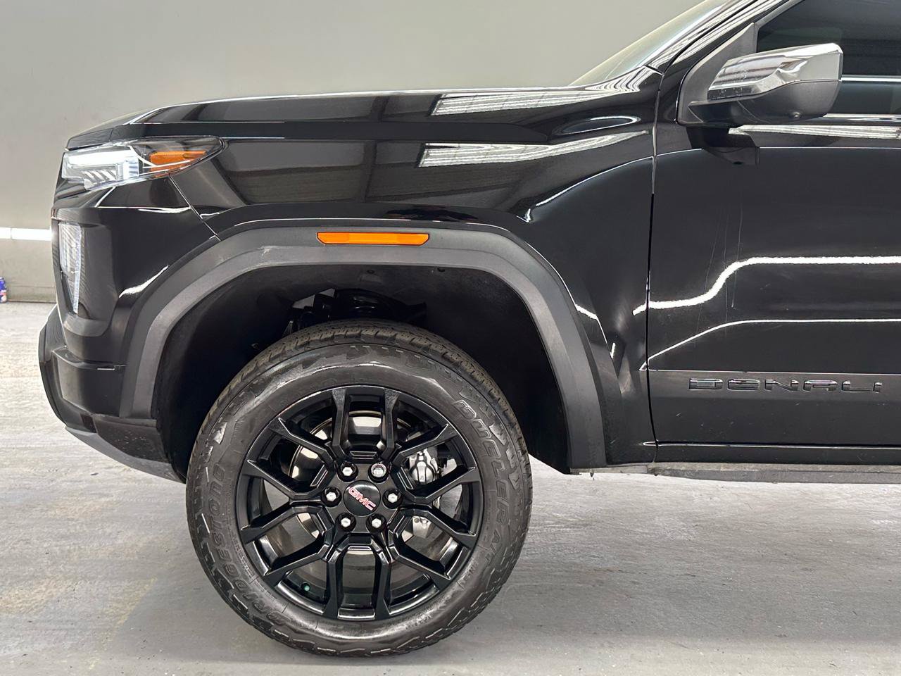 Used 2024 GMC Canyon Denali w/ LPO, Denali Black Edition AWD/4WD image 5