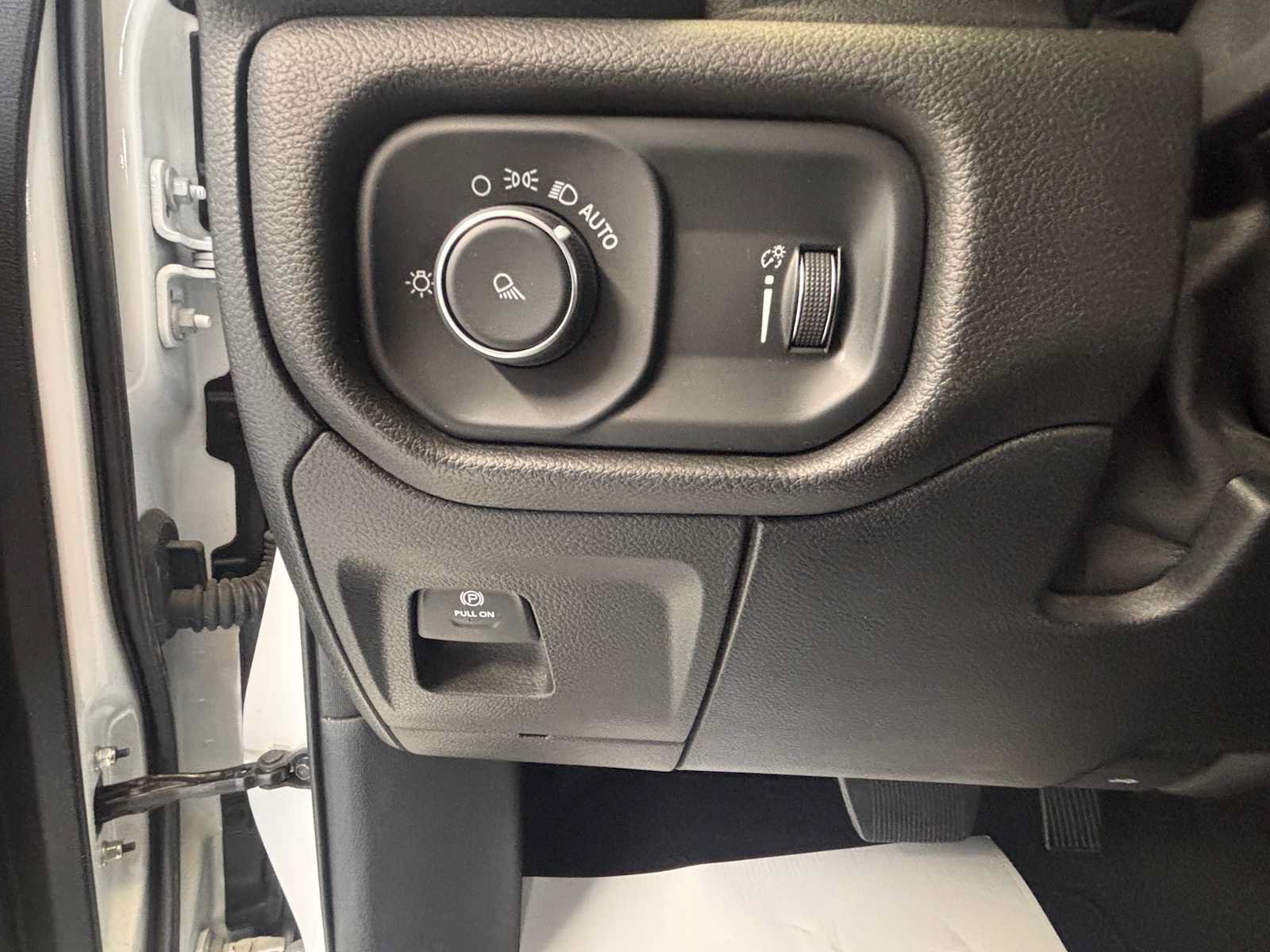 Used 2020 RAM 1500 HFE RWD image 16